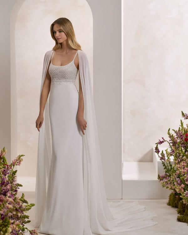 Sensuale abito da sposa sirena confezionato in pizzo, tessuto a rete, strass e crêpe e composto da tre pezzi - Terol Collezione 2025 Rosa Clarà